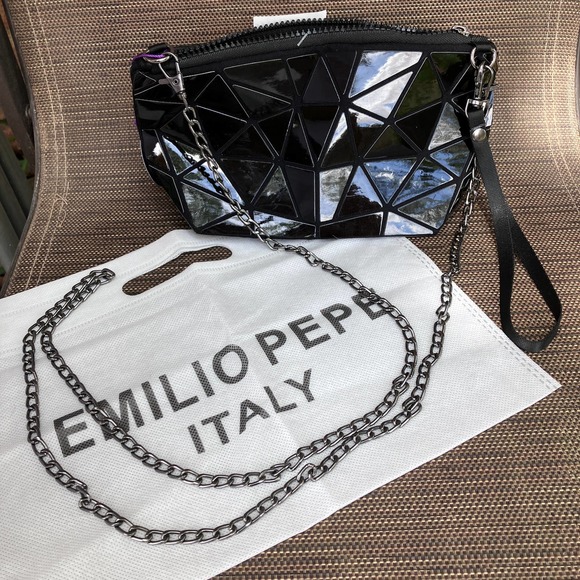 Emilio Pepe Italy Triangle Shape Blocks Wristlet/Crossbody Chain link NWT - Picture 1 of 6